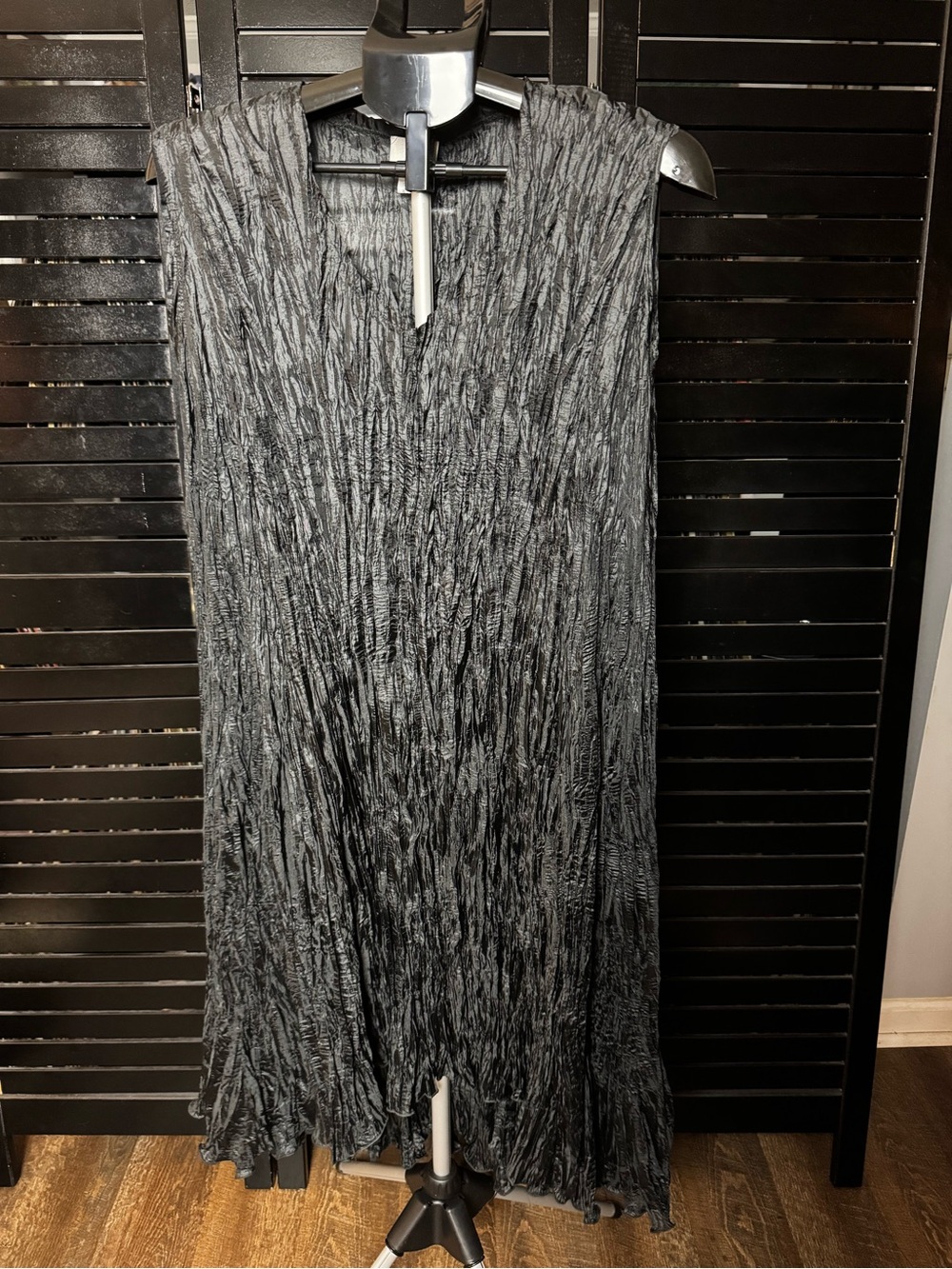 Sleeveless Crinkle Black Dress